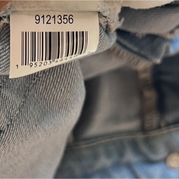 Vince Camuto Classic 70s Flare Leg Jeans Women's Size 27/4 Blue Stretch - Picture 13 of 15